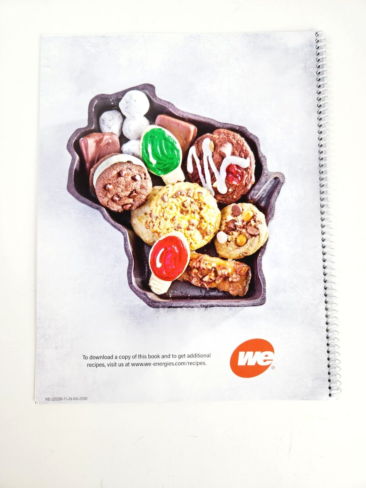 WE Energies 2022 Cookie Book Of Wisconsin Hometown Favorites 38 Recipes 27 Pages
