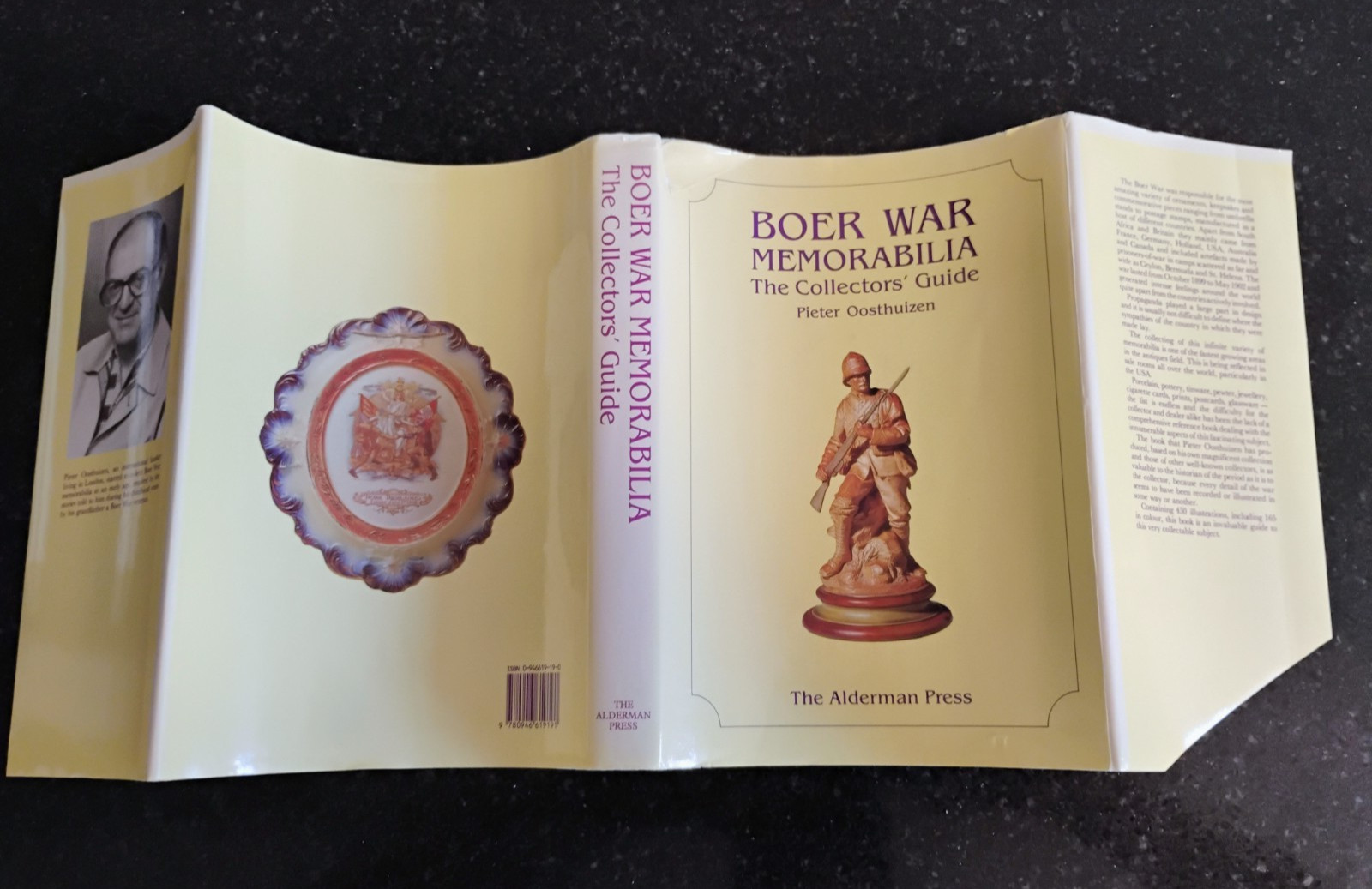 BOER WAR MEMORABILIA – THE COLLECTOR&rsquo;S GUIDE – PIETER OOSTHUIZEN – HARDCOVER