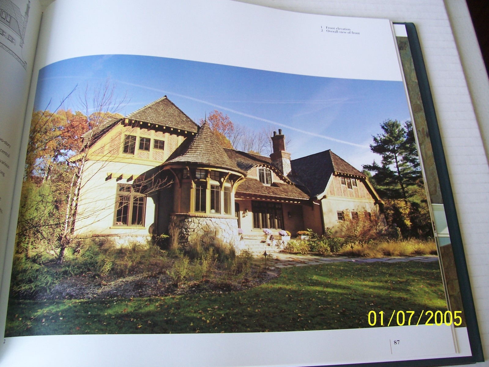 Coffee Table Book: Grand American Home – HB w/DC – 9 1/2&Prime; x 10 1/4&Prime; w/124 Pages