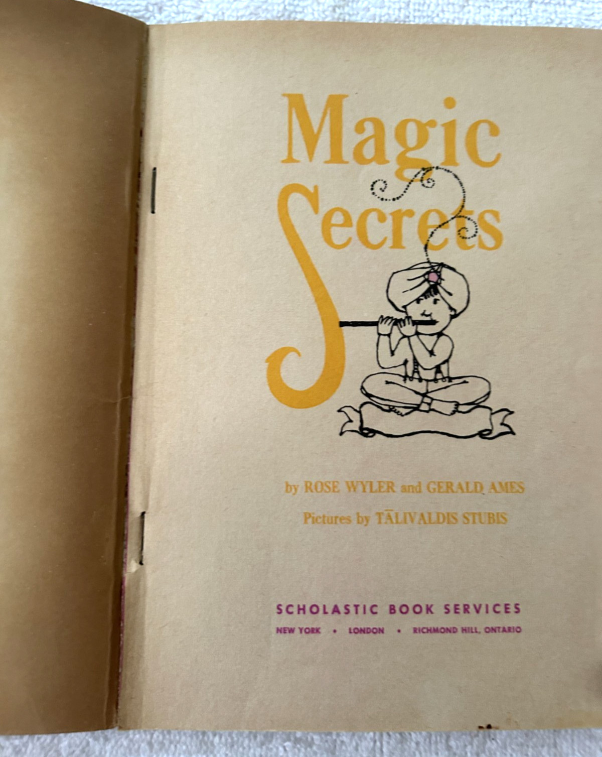MAGIC SECRETS pb Rose Wyler Gerald Ames 3rd 1968 VG with a bit of edge/cornertip