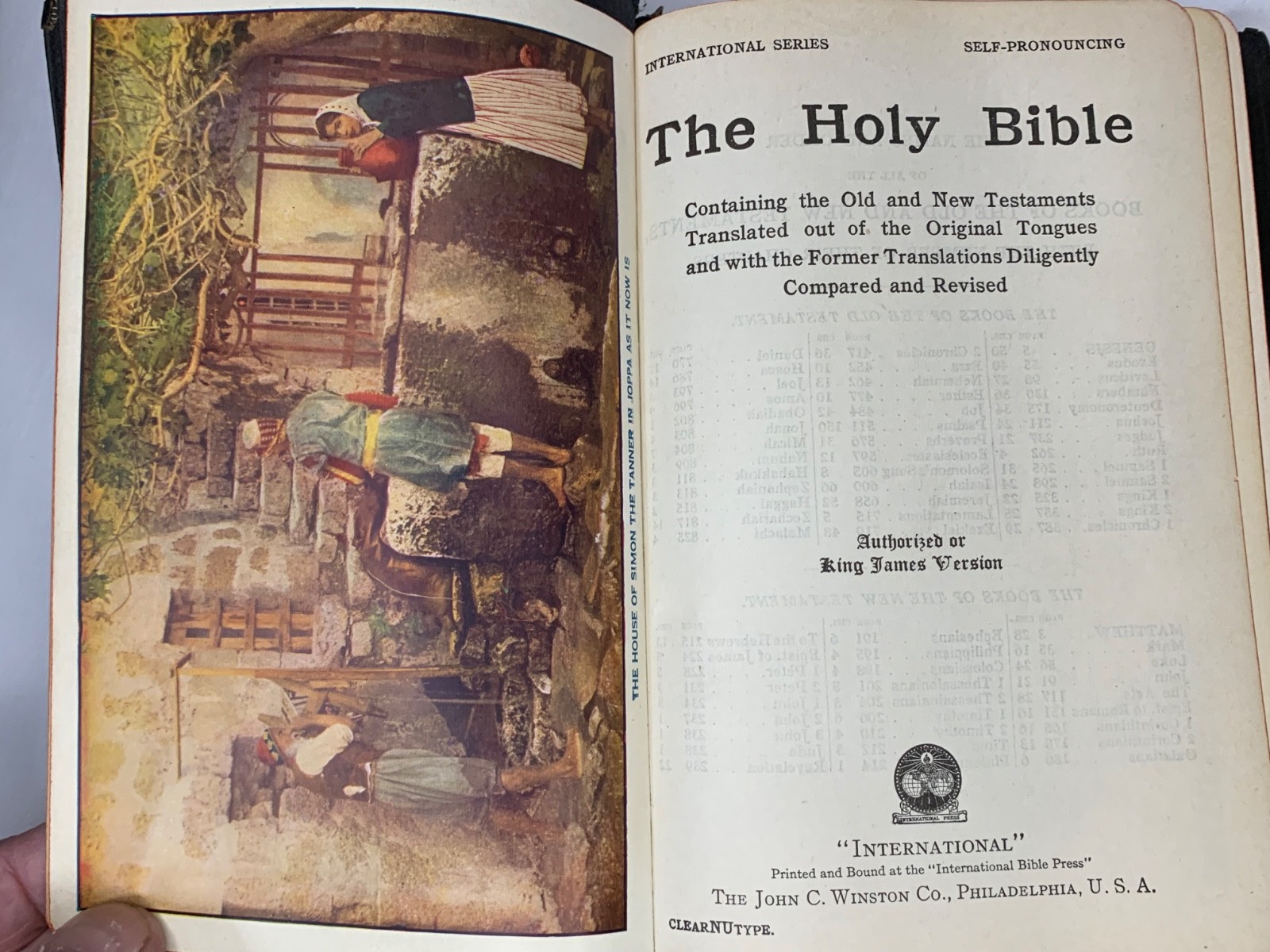 THE HOLY BIBLE King James Version SELF-PRONOUNCING 1940s National Bible Press