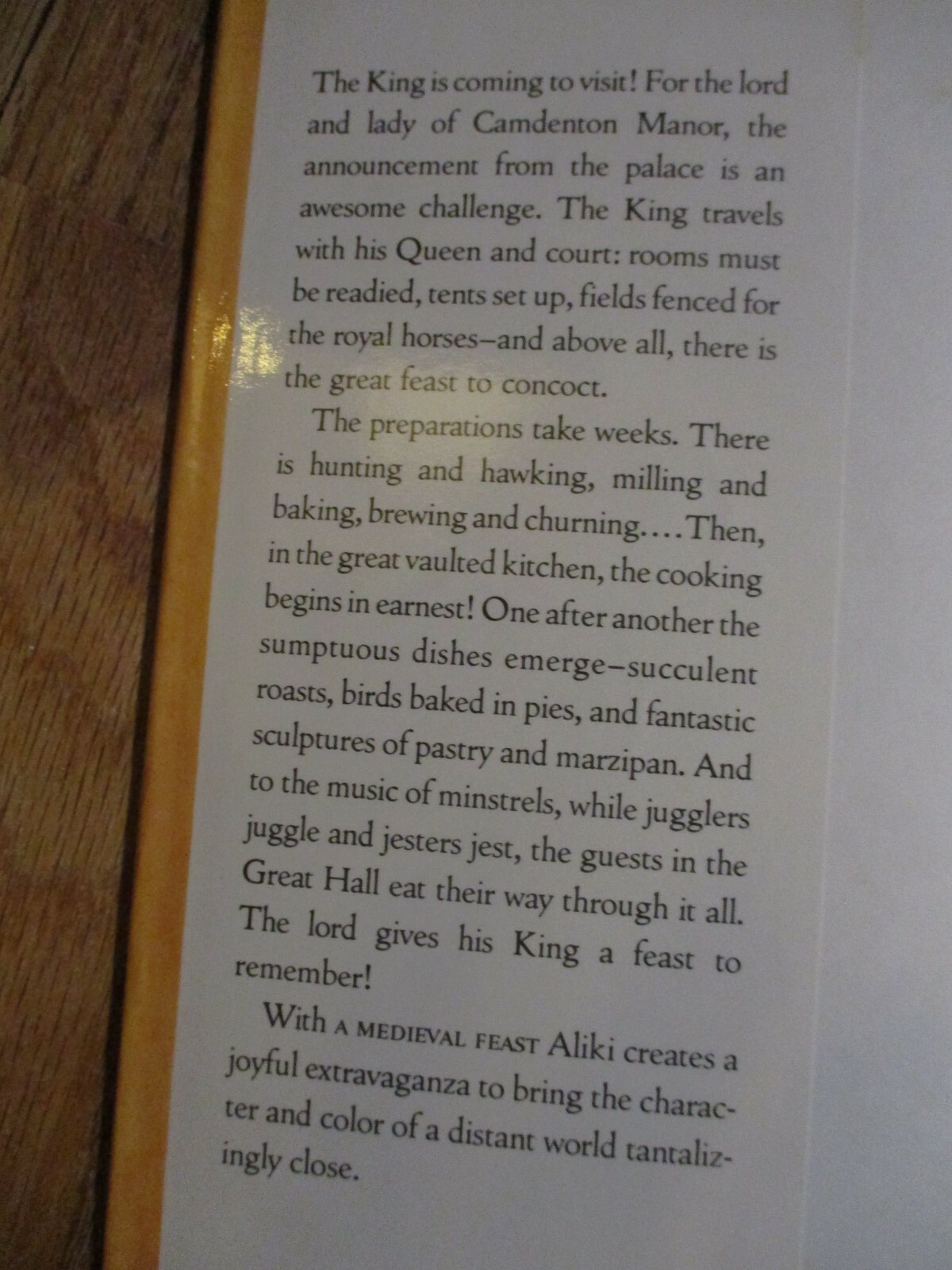 A Medieval Feast (Reading Rainbow Books) by Aliki HC DJ 1st Edition EUC