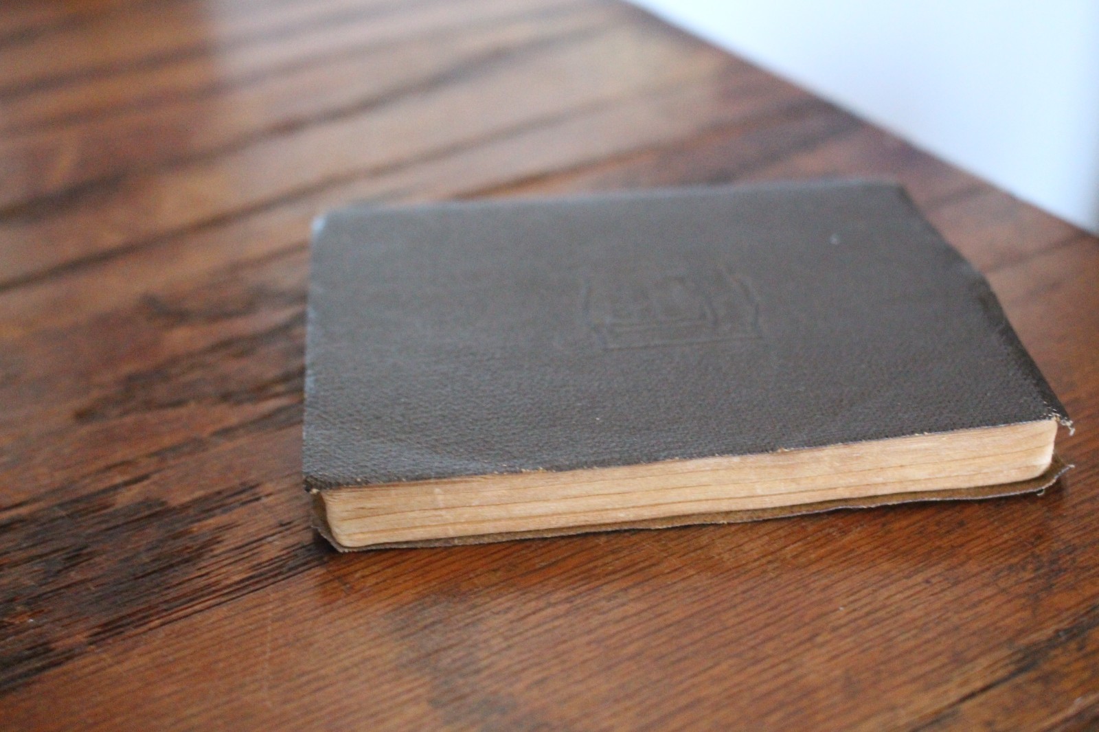 Little Leather Library – A CHRISTMAS CAROL Charles Dickens Antique Book 1920&rsquo;s