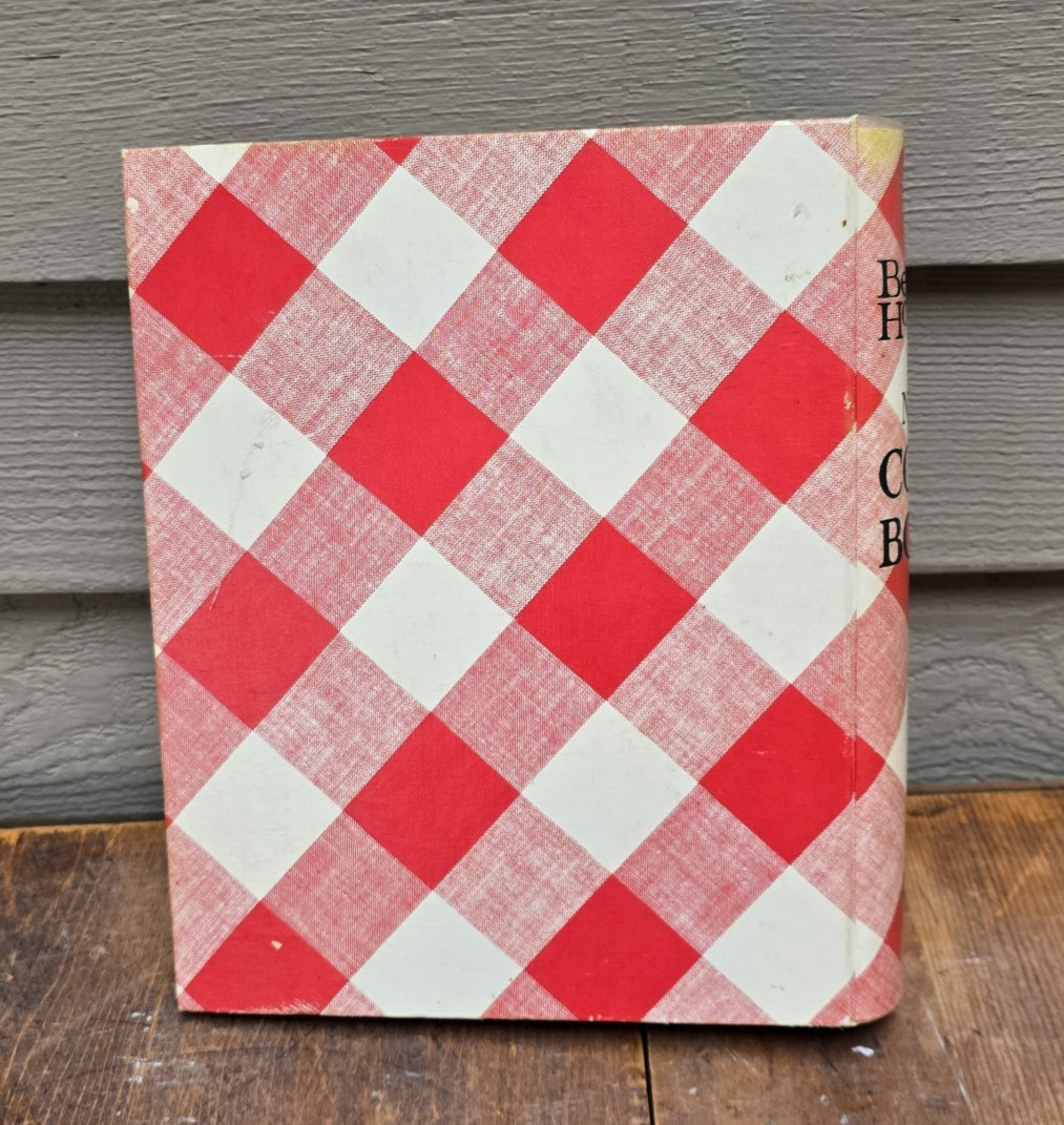 Vintage 1976 Better Homes and Gardens New Cookbook 5 Ring Binder (435 pages)