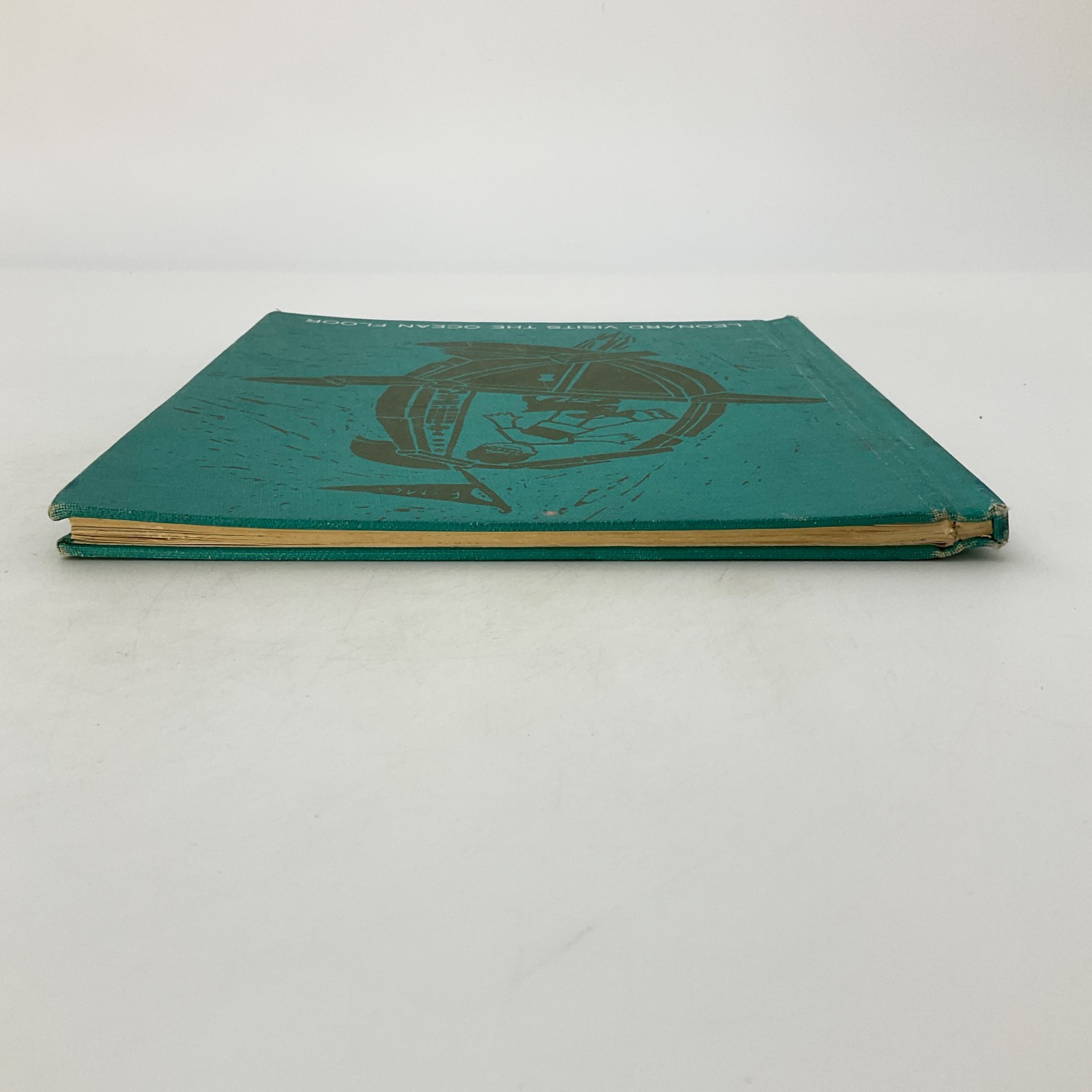 Leonard Visits the Ocean Floor Marine Life Hardcover Book Gene Darby 1965