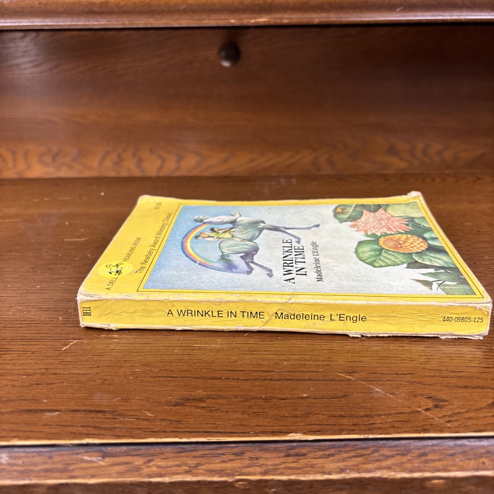 A Wrinkle in Time by Madeleine L&rsquo;Engle 1975 Dell Yearling