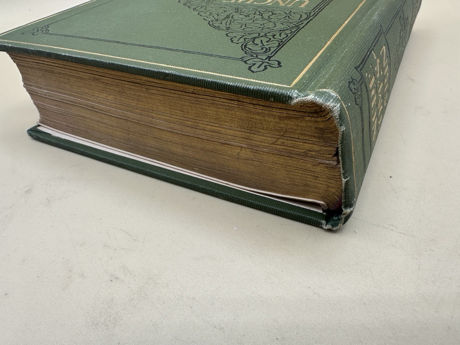 Antique 1897 Uncle Tom&rsquo;s Cabin Thomas Crowell Gold Gilt Illustrated Toms Book