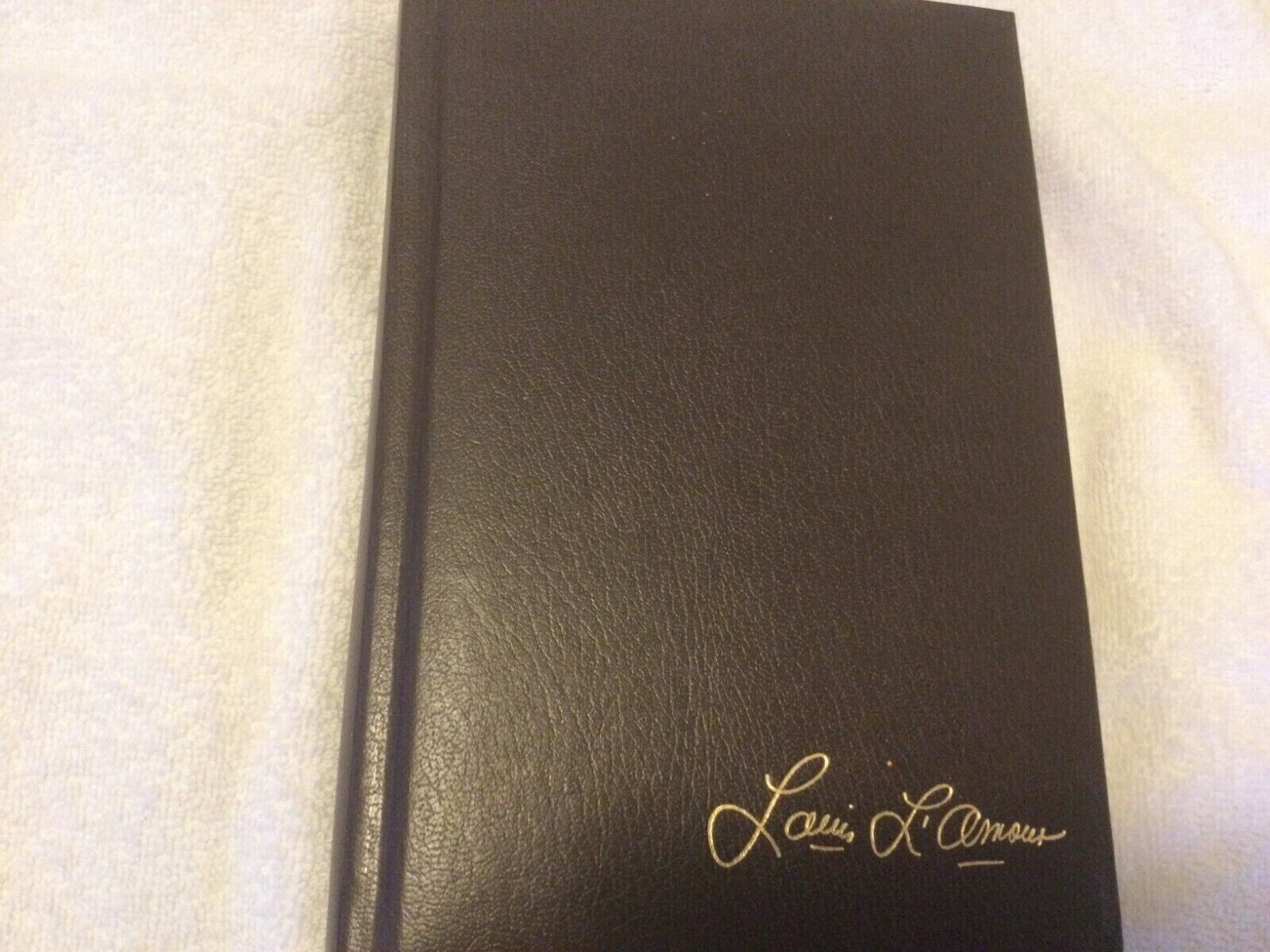 Vintage Louis L&rsquo;Amour Leatherette Book « Dutchman&rsquo;s Flat  » 242 pages