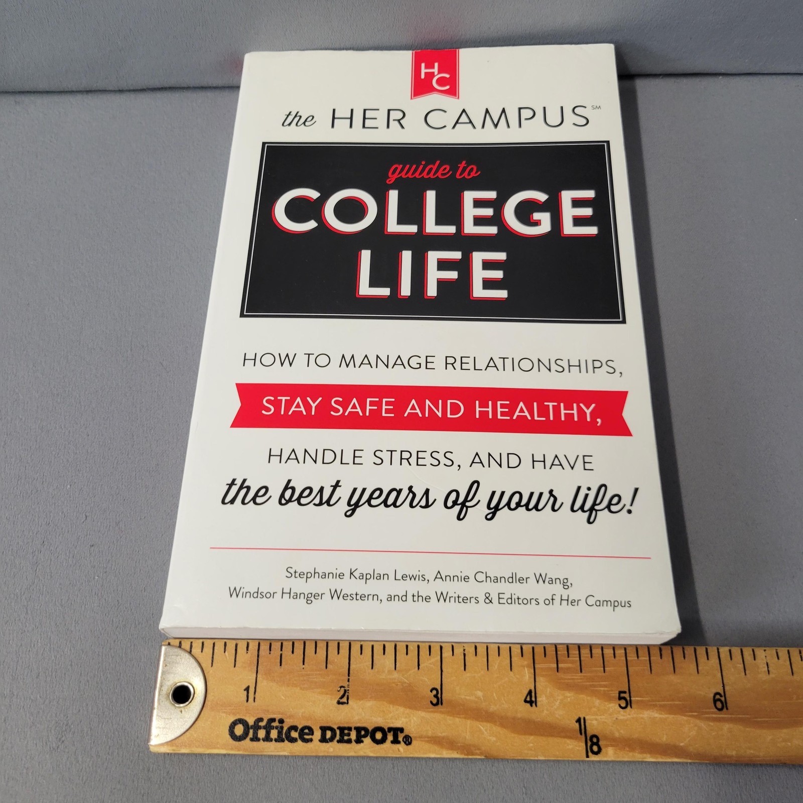 Her Campus Guide to College Life Paperback 2015 Adams Media Made in USA Book