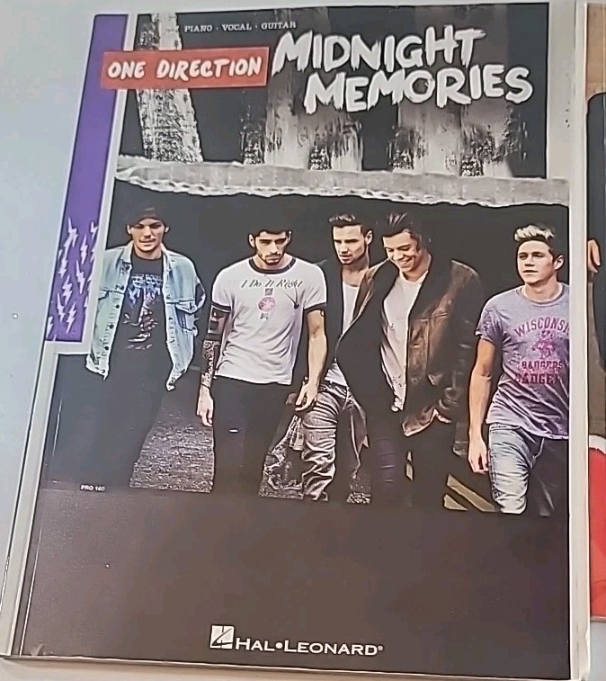 One Direction Lot: Midnight Memories Songbook + Official 2016 Annual