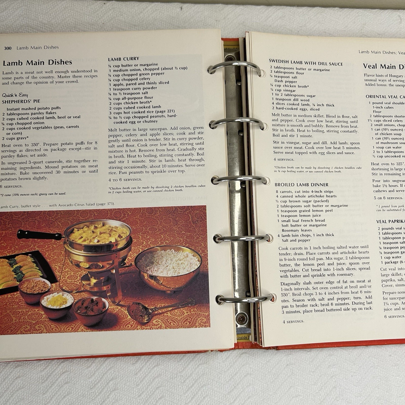 Betty Crocker&rsquo;s Cookbook 1974 Vintage 23rd Printing with 5 Ring Binder