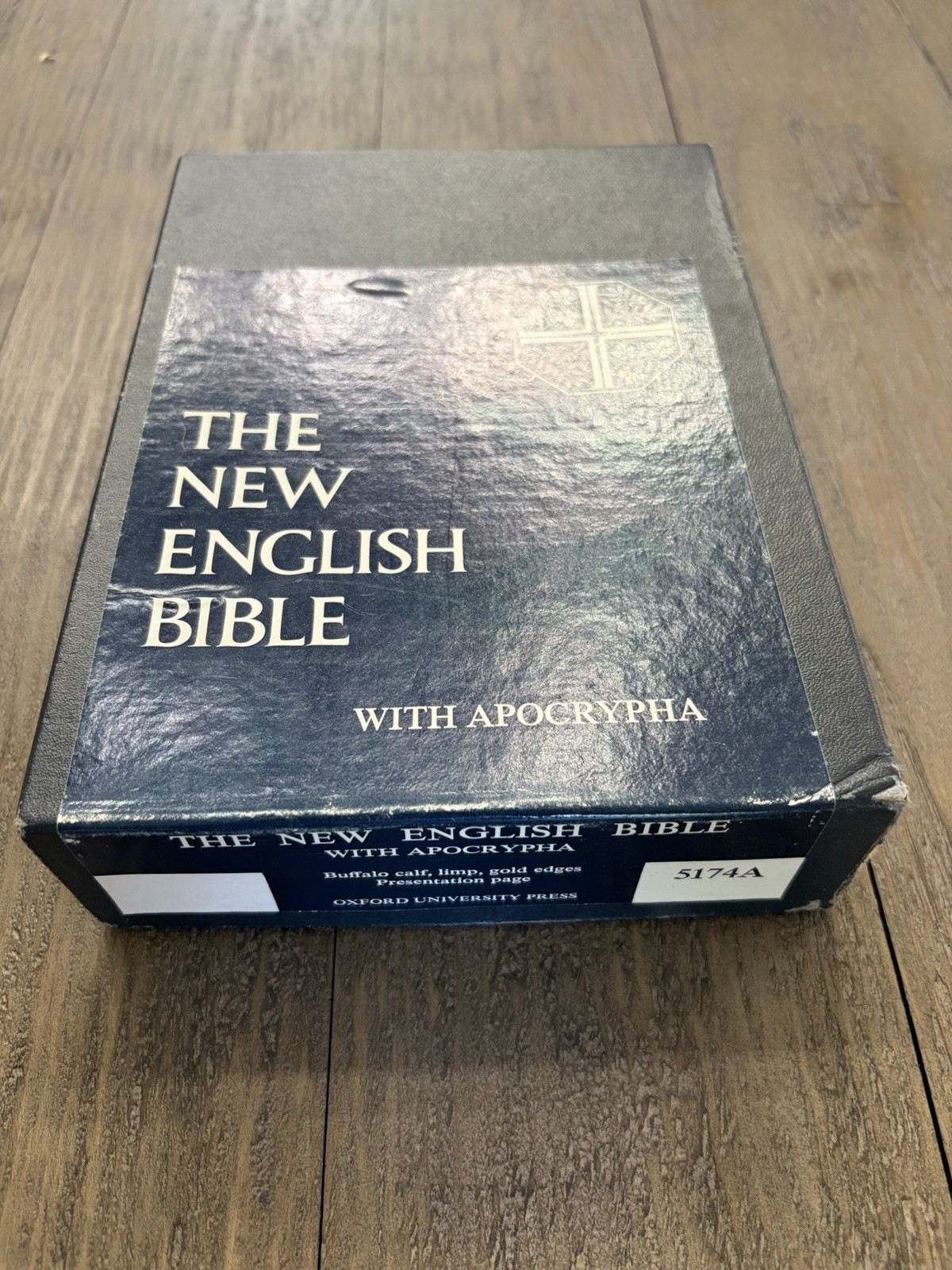 New English Bible with Apocrypha – Oxford – Buffalo Calf Limp Leather