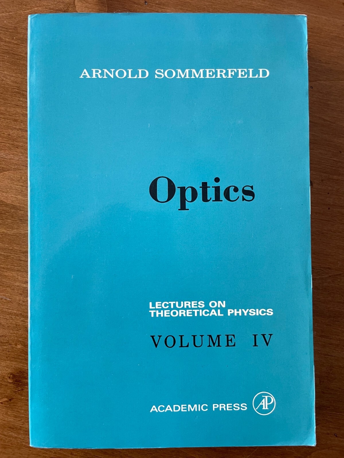 Optics Lectures on Theoretical Physics Volume IV