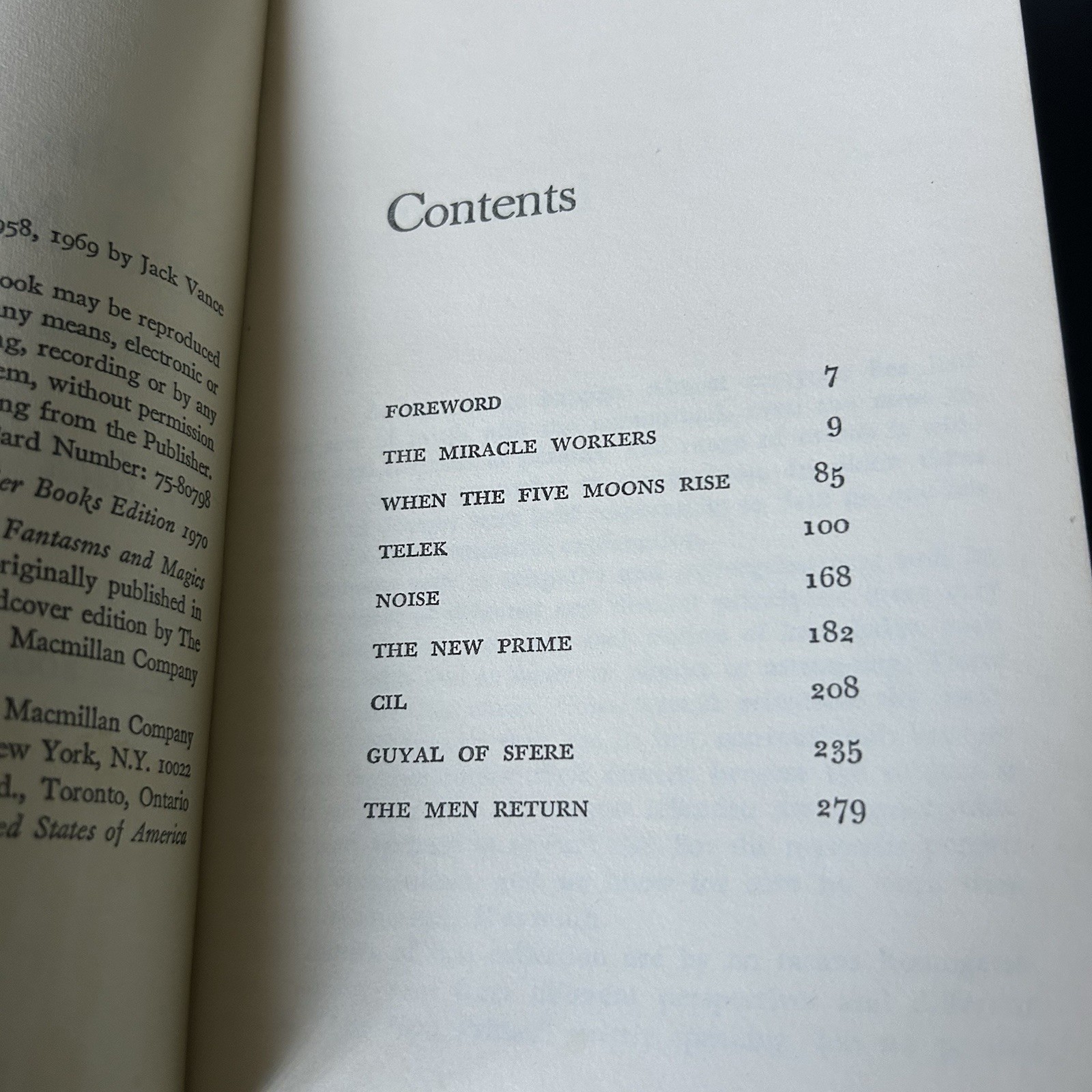 Eight Fantasms and Magics: A Science Fiction Adventure Jack Vance Collier Books