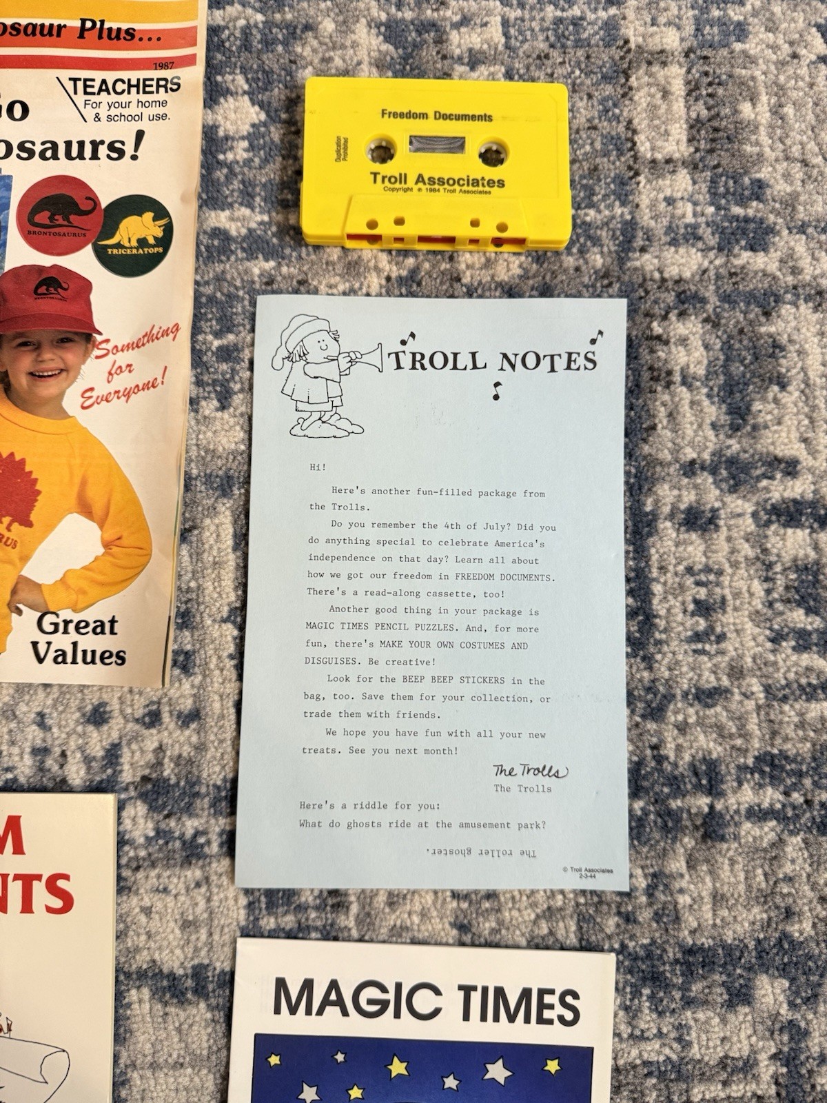 Vintage Scholastic 1980&rsquo;s TROLL BOOK CLUB Teacher FLYER BOOKLET BAG SET w/ Tape