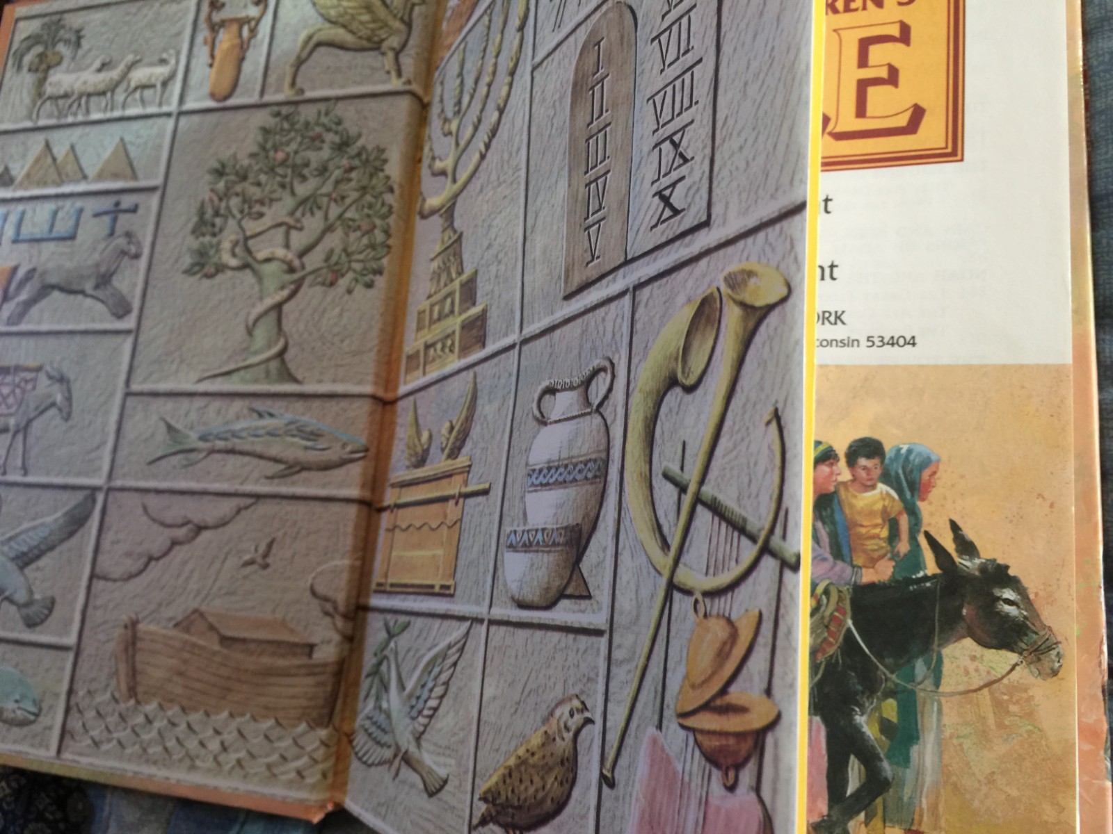 The Golden Children&rsquo;s Bible: A Full-Color Bible for Kids Hardcover 512 Pages