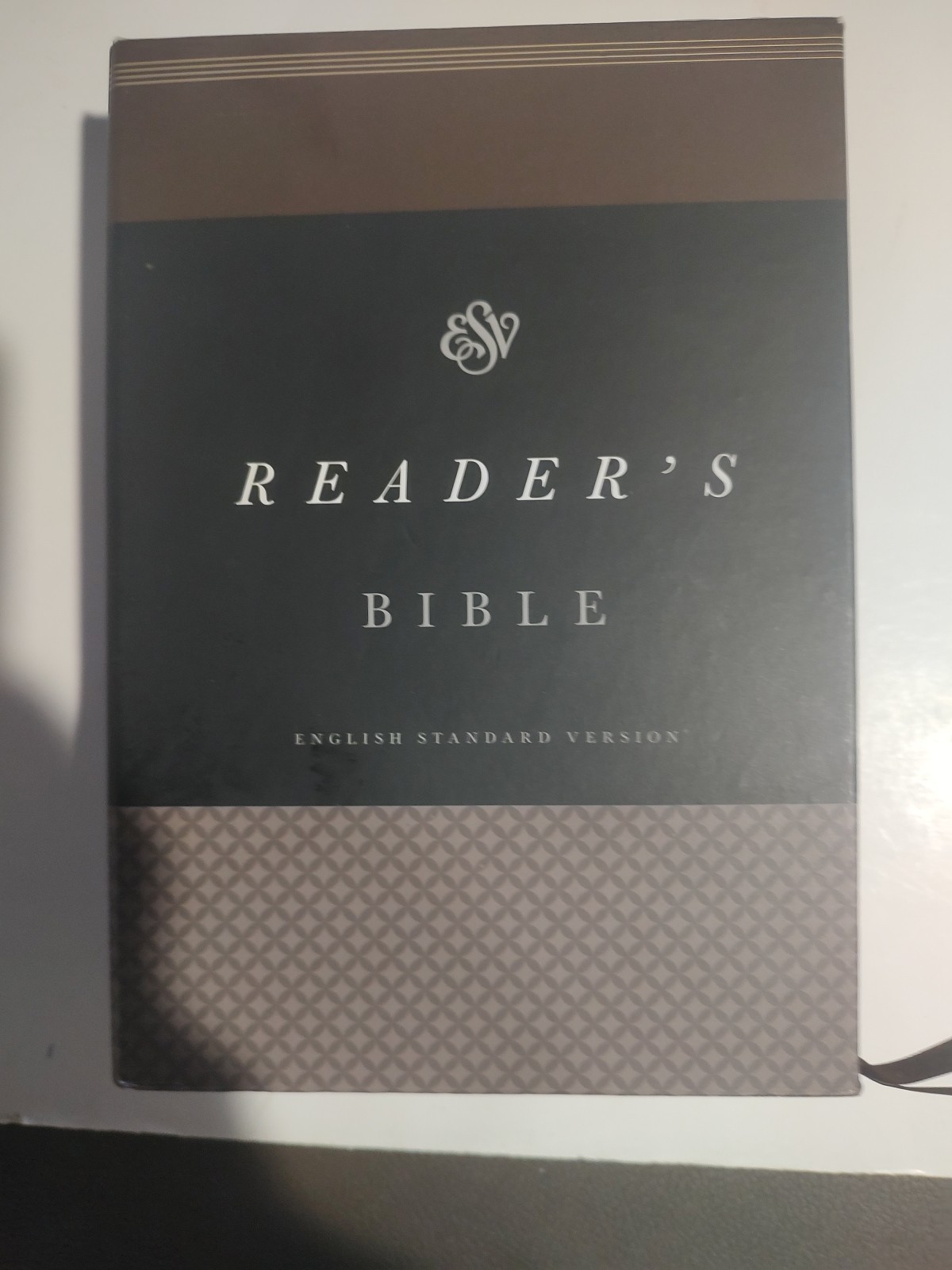 ESV Reader&rsquo;s Bible (Cloth over Board, Timeless Design) by Not Available…