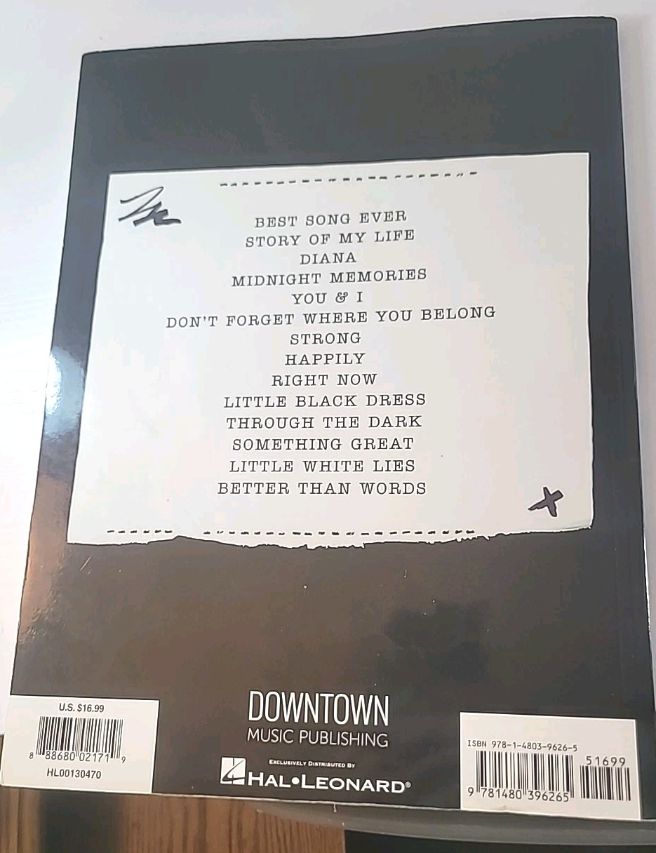 One Direction Lot: Midnight Memories Songbook + Official 2016 Annual