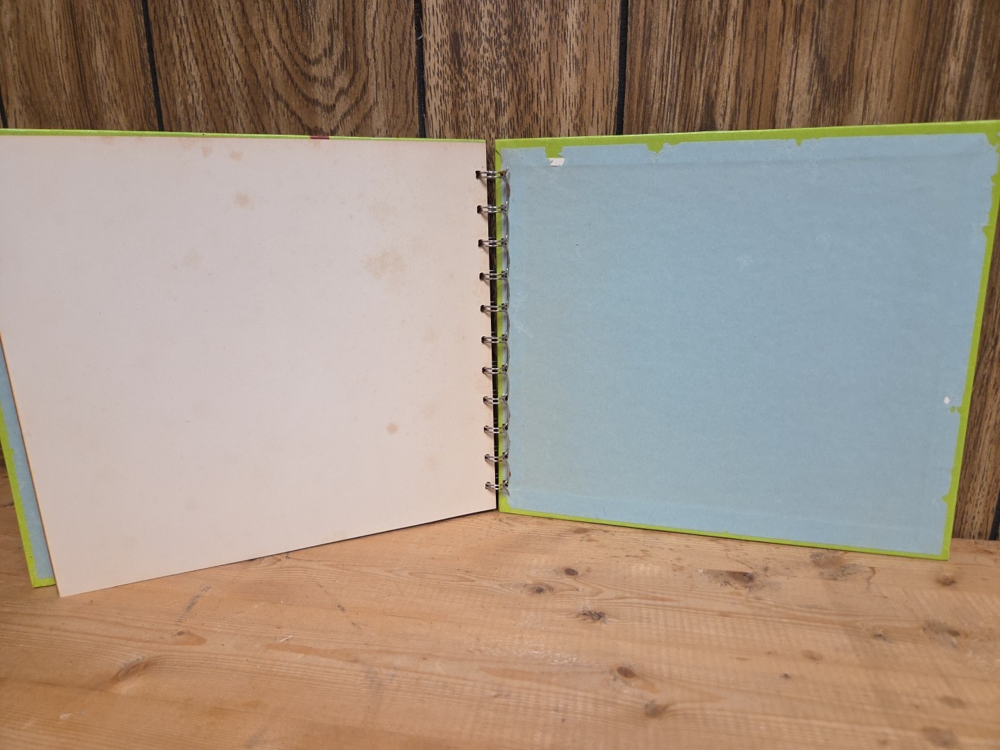 Vintage 1974 « TELLING TALES » Manipulative Book By Beth Clure & Helen Rumsey