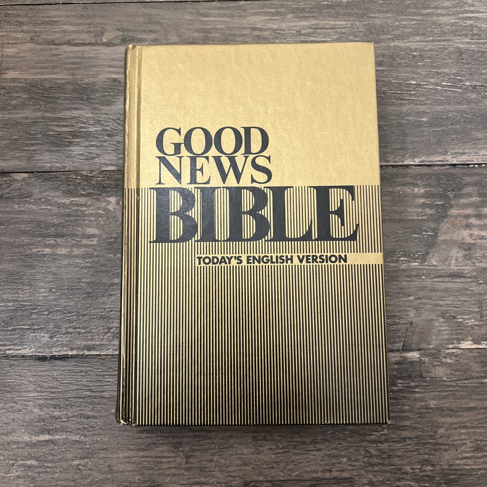 Vtg 1976 Good News Bible Today&rsquo;s English Version Gold Hardcover 480 Pages