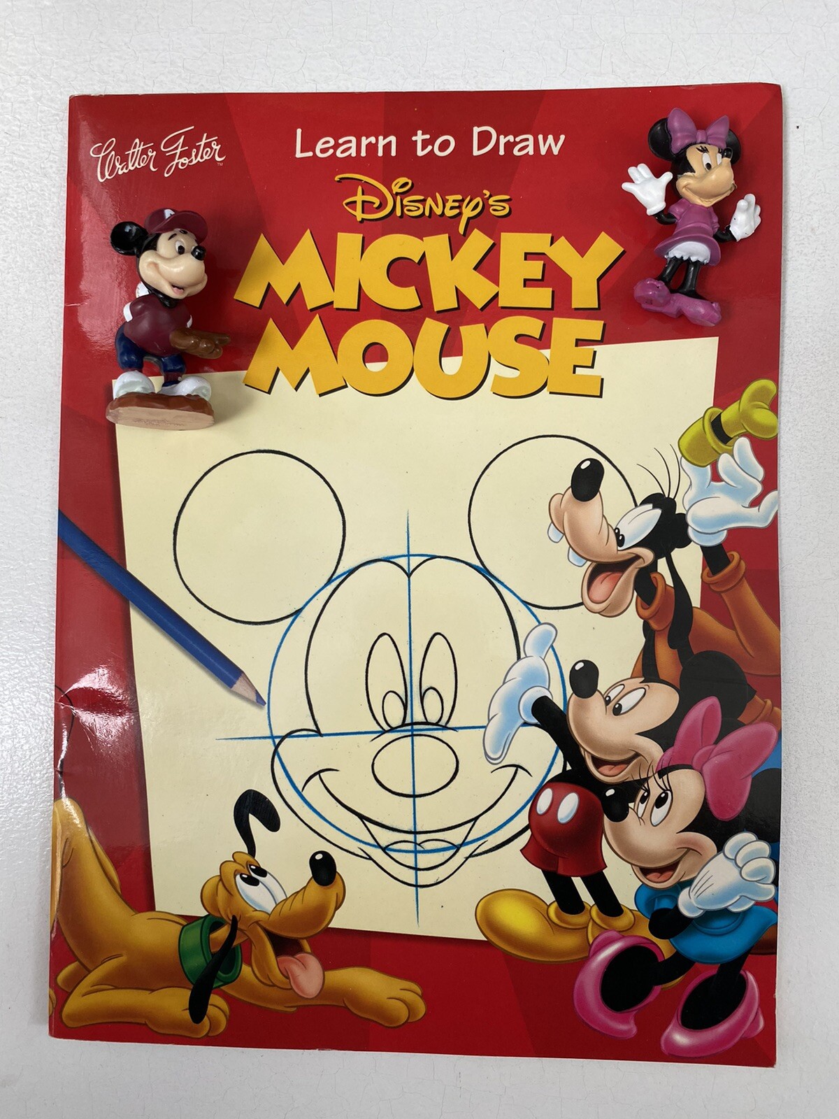 Learn to Draw Disney&rsquo;s Mickey Mouse AND Mickey and Minnie 2.5 in PVC toy figures