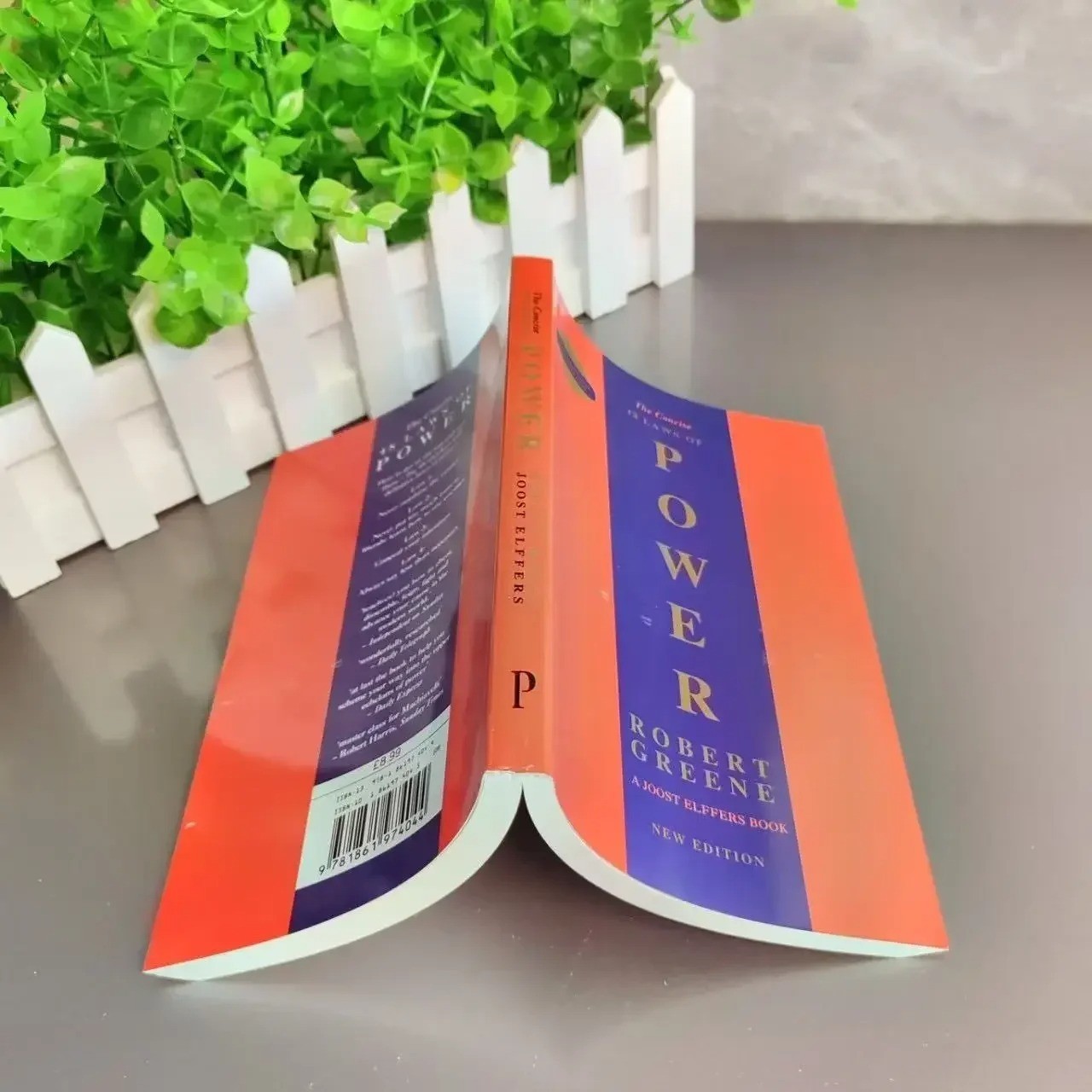 The 48 Laws of Power by Robert Greene Paperback New Stock Free Shipping