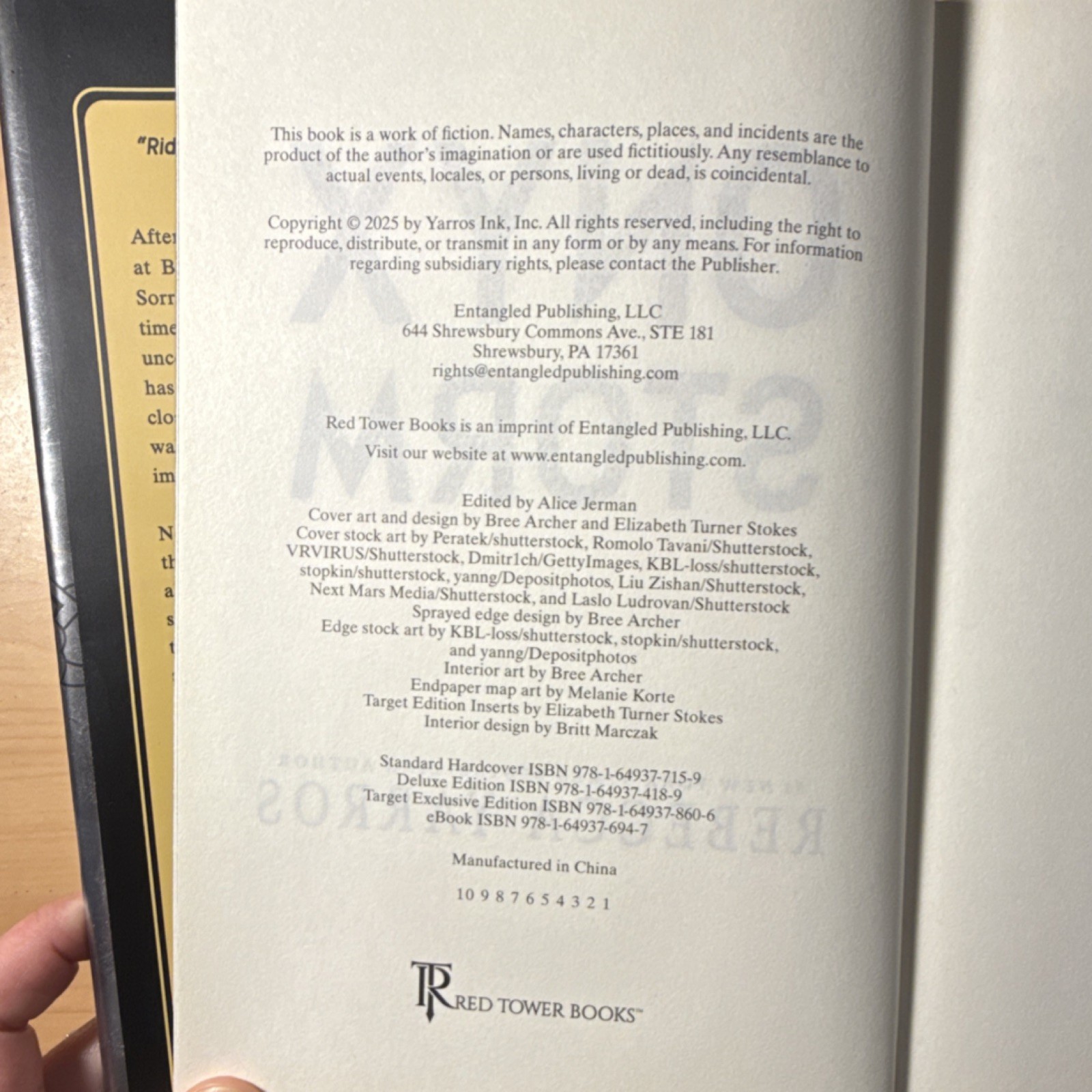 Onyx Storm (Standard Edition) by Rebecca Yarros, Hardcover 2025, Empyrean Ser.