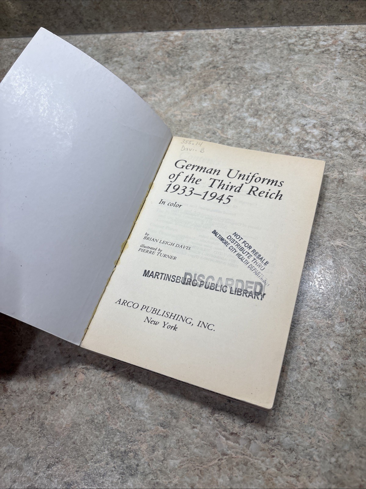 German Uniforms Of The Third Reich 1933-1945 Brian Davis Pierre Turner 1986 Nazi