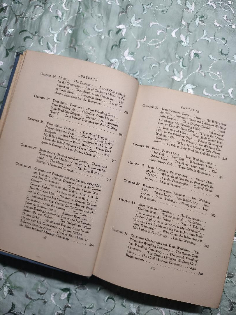« Wedding Etiquette Complete » by Marguerite Bentley