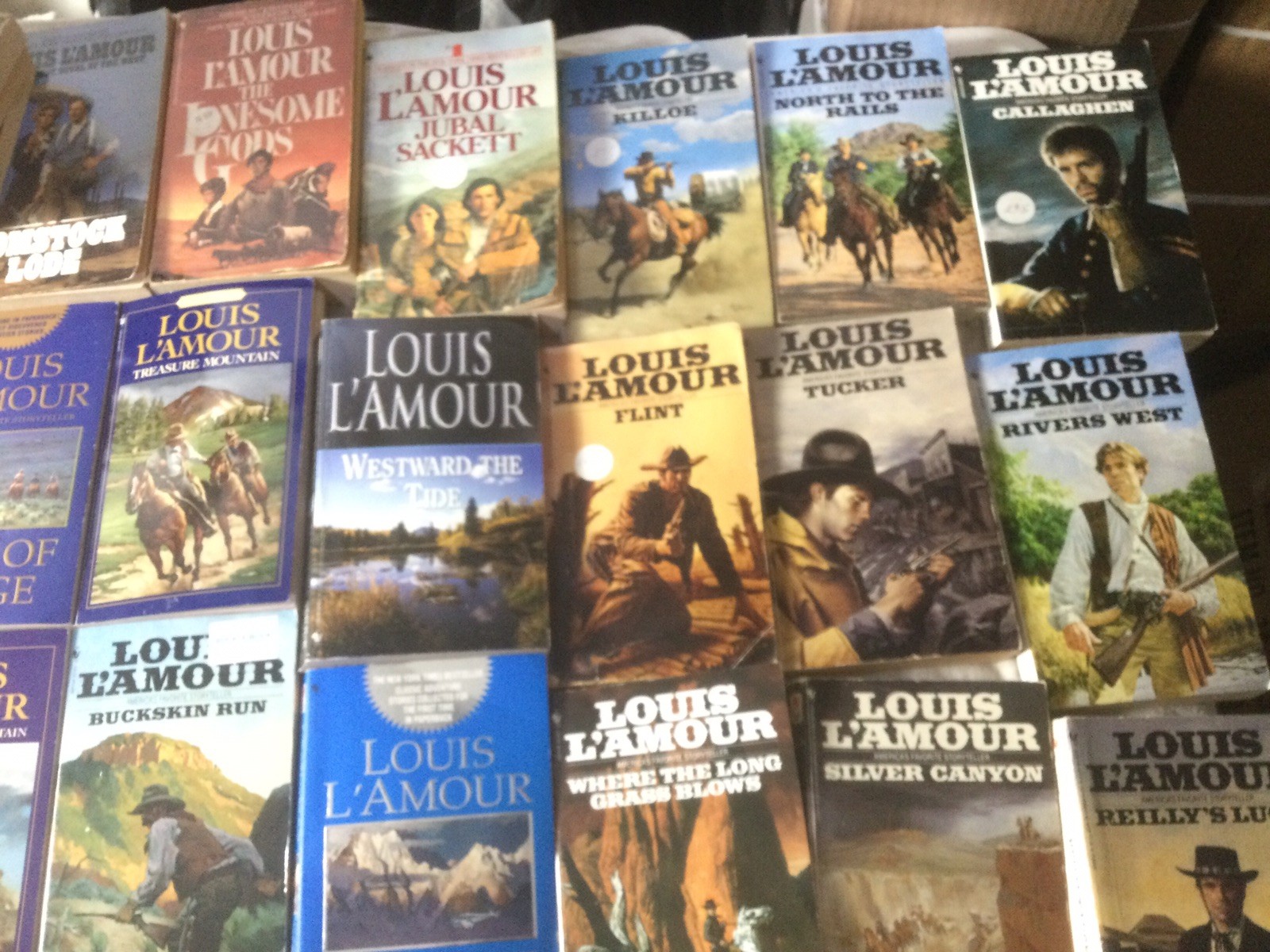80+ Louis L&rsquo;Amour Paperback Lot Western Collection Sackett Series