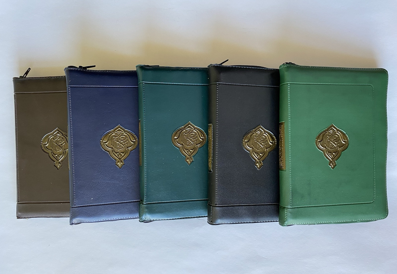 Holy Quran Arabic Pocket Size with Zipper Faux Leather 3.5 »x 5.5 »