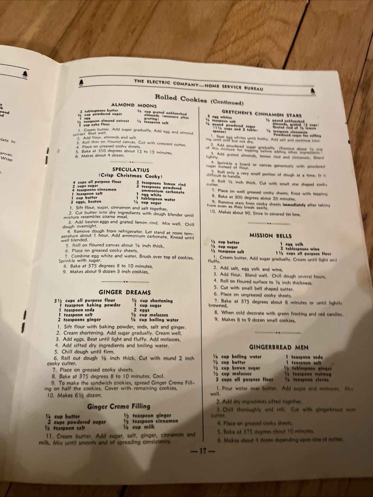 1954 WE Energies Cookie Book Wisconsin Electric Christmas Cookie Recipe Book B