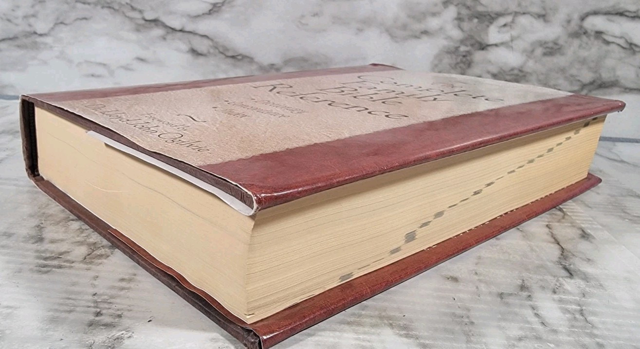 The Complete Family Bible Reference Dictionary Concordance Index / Hardback