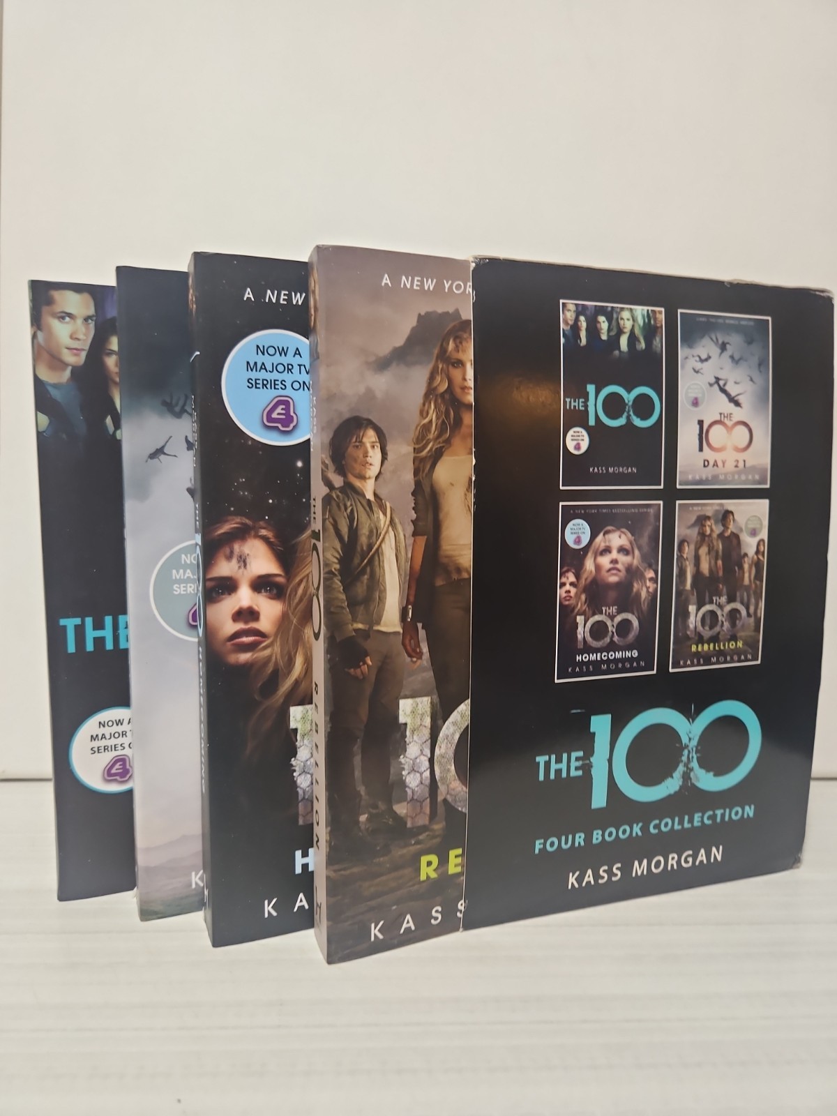The 100 by Kass Morgan 4 Book Collection Boxed Set (2014 Trade Paperback)