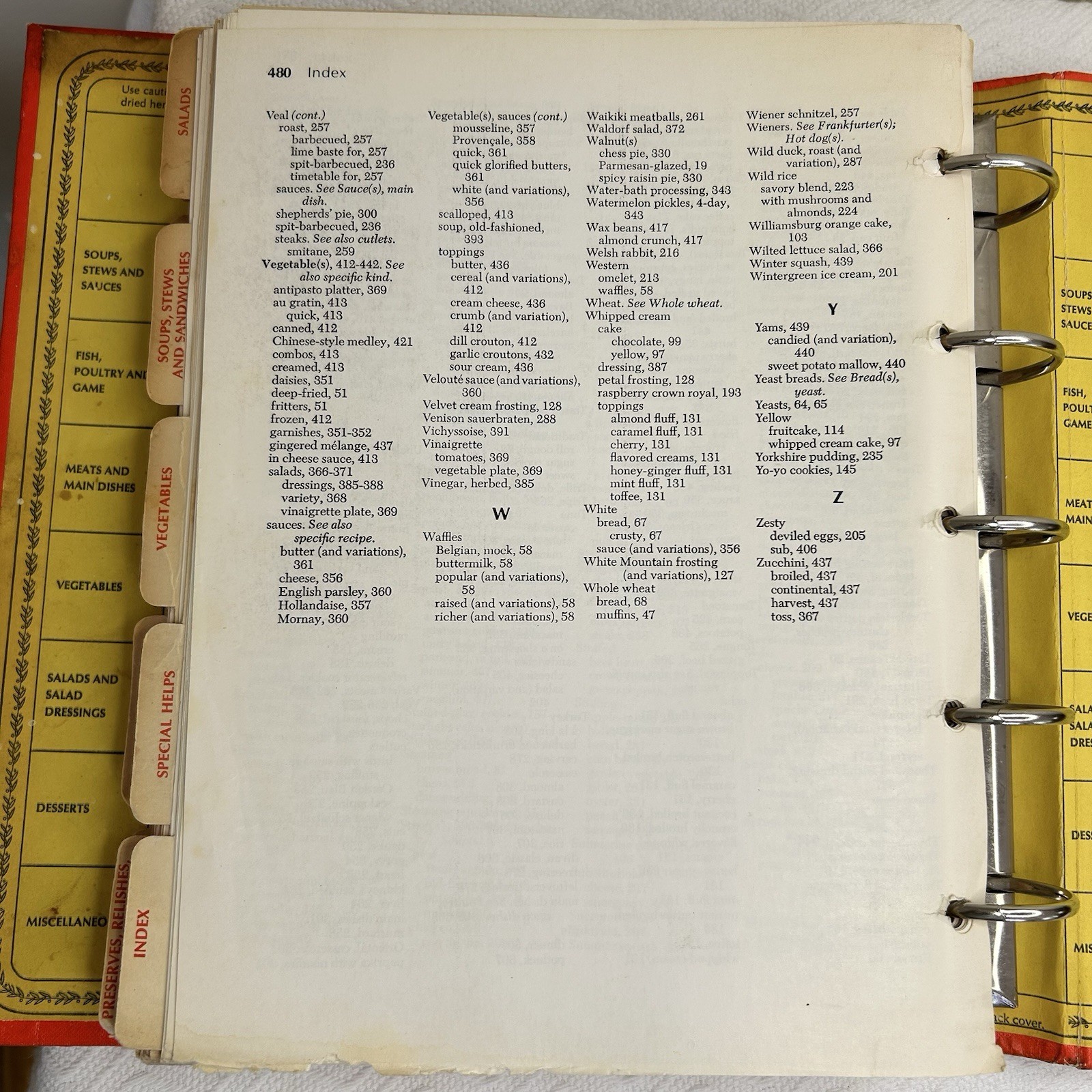 Betty Crocker&rsquo;s Cookbook 1974 Vintage 23rd Printing with 5 Ring Binder