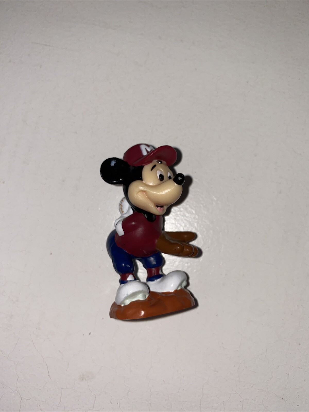 Learn to Draw Disney&rsquo;s Mickey Mouse AND Mickey and Minnie 2.5 in PVC toy figures