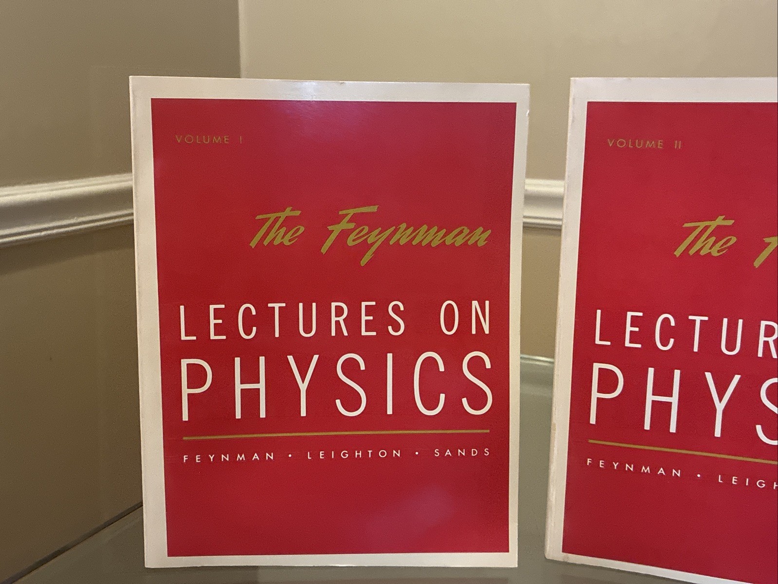 The Feynman Lectures On Physics SET Volumes 1 & 2 PLUS Feynman’s Rainbow *NICE*