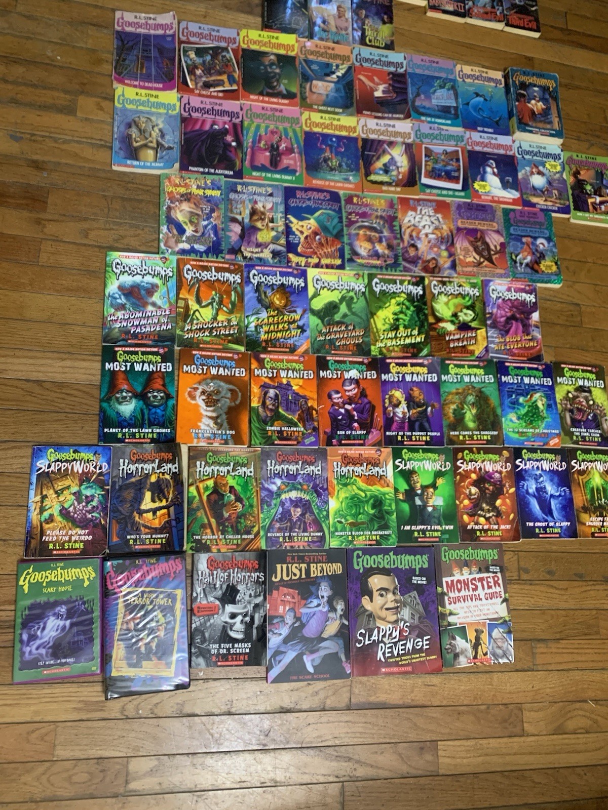 Lot of 68 Goosebumps /R.L Stine Some VTG &rsquo;90 Fear Street Most Wanted Horror VHS