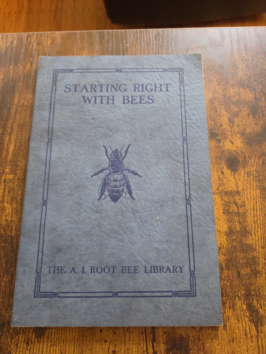 Rare 1922 First Edition « Starting Right with Bees »