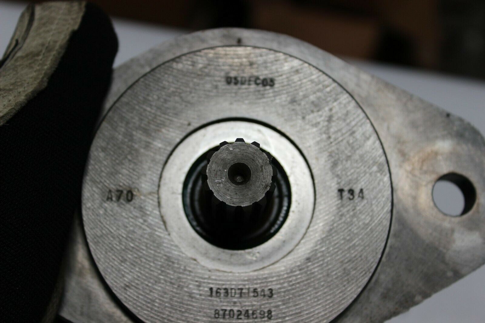 Case 87024698 Hydraulic Pump Fits Case 435 Excavator EFI299554 New Sauer Danfoss