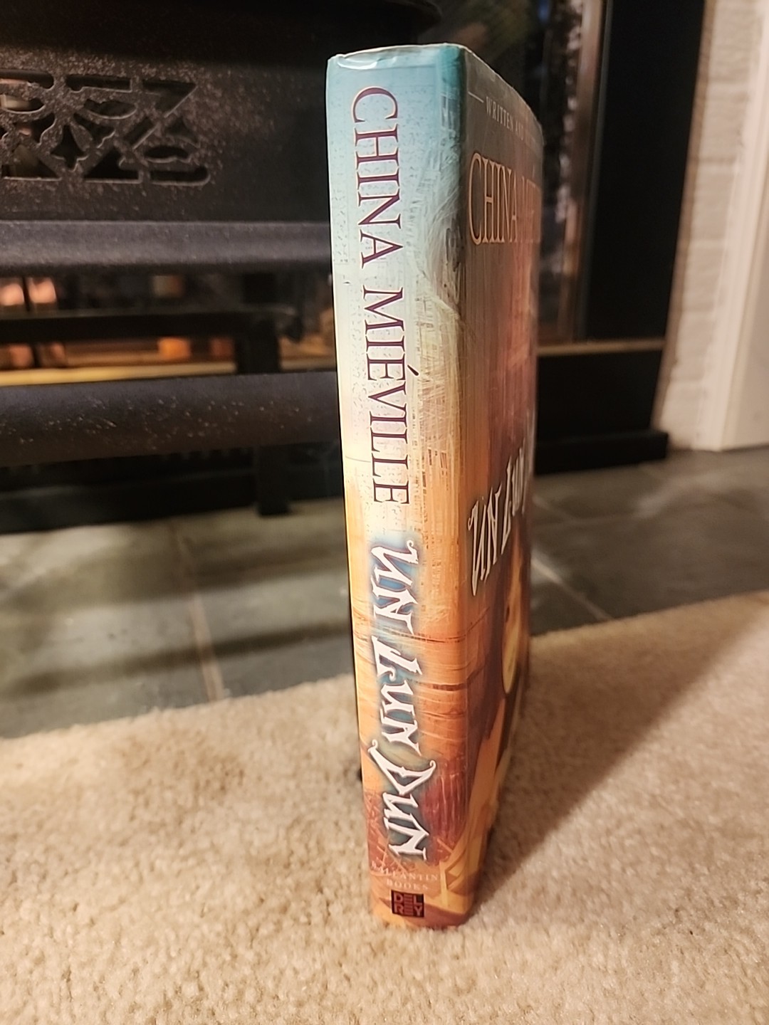 China Miéville SIGNED/Inscribed « Un Lun Dun » (2007) 1st Edition HCDJ