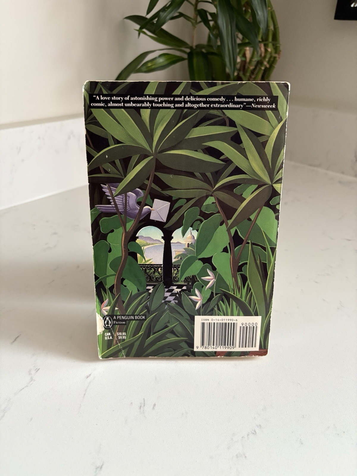 Gabriel García Márquez Love in the Time of Cholera Paperback Penguin Fiction